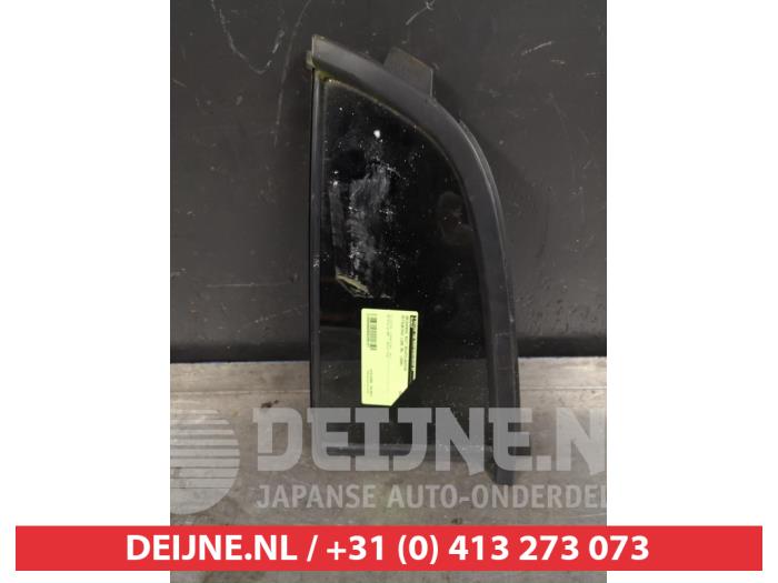 Usados Ventanilla triangular derecha detrás Mitsubishi L-200 2.5 DI-D 4x4 Precio € 35,00 Norma de margen ofrecido por V.Deijne Jap.Auto-onderdelen BV