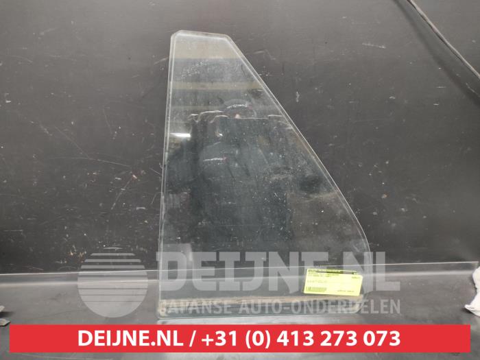 Usados Ventanilla triangular izquierda detrás Kia Carens III (FG) 2.0 CRDI WGT 16V Precio € 35,00 Norma de margen ofrecido por V.Deijne Jap.Auto-onderdelen BV