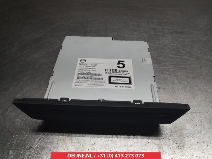 CD player Mazda 3 2.0 SkyActivG 16V BJE8669G0 DESAY