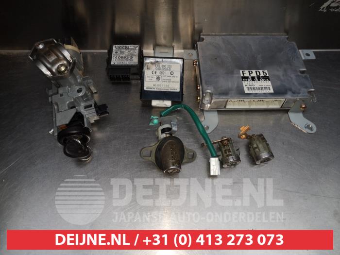 Engine management computer Mazda Premacy, 1999 / 2005 1.8 16V Exclusive HP, MPV, Petrol, 1.840cc, 84kW (114pk), FWD, FP, 1999-07 / 2005-03, CP19 (Used)