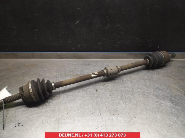 Front drive shaft, right from a Hyundai Coupe 1.6 16V 2002