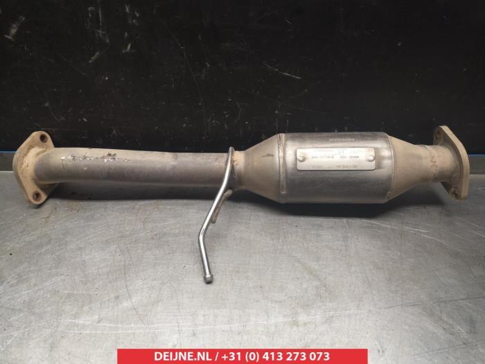 Used Nissan XTrail Catalytic converter PM800100 YD22 V.Deijne Jap