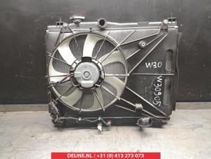 Usagé Radiateur d'eau Honda Jazz (GK) 1.3 -i-VTEC 16V Prix € 150,00 Règlement à la marge proposé par V.Deijne Jap.Auto-onderdelen BV