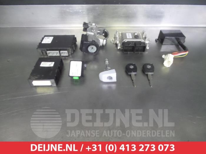 Used Engine management computer Suzuki Swift (ZA/ZC/ZD) 1.2 16V Price € 125,00 Margin scheme offered by V.Deijne Jap.Auto-onderdelen BV