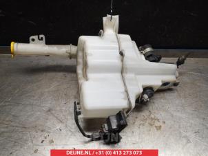 Used Front windscreen washer reservoir Mazda CX-7 2.3 MZR DISI Turbo 16V AWD Price on request offered by V.Deijne Jap.Auto-onderdelen BV
