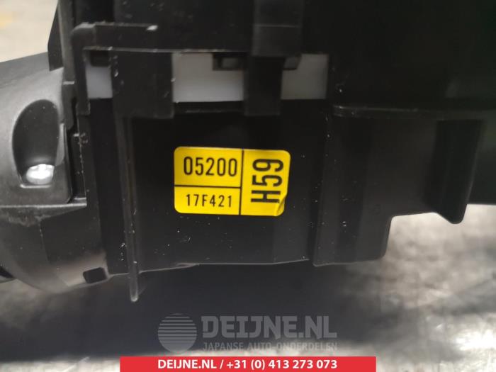 Light switch from a Toyota Verso 1.6 D-4D 16V 2014