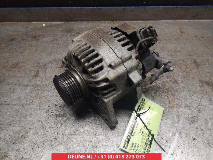 Usagé Dynamo Hyundai i20 1.4 CRDi 16V Prix € 40,00 Règlement à la marge proposé par V.Deijne Jap.Auto-onderdelen BV