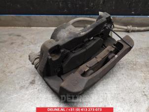 Used Front brake calliper, right Nissan Qashqai (J11) 1.2 DIG-T 16V Price € 50,00 Margin scheme offered by V.Deijne Jap.Auto-onderdelen BV