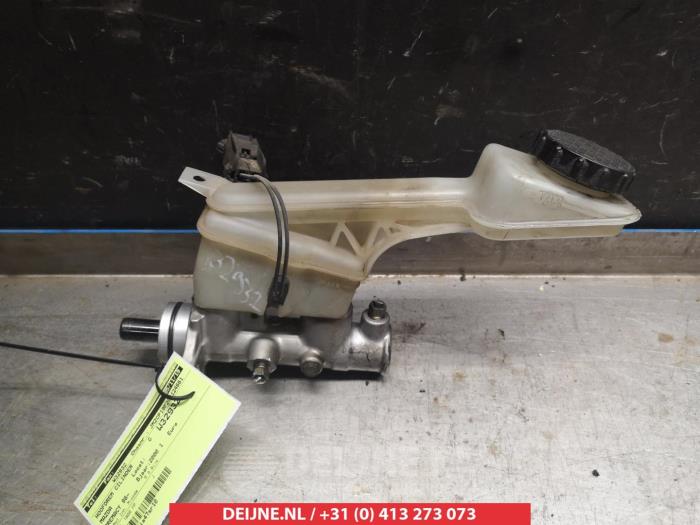 Master cylinder Mazda Premacy 1.8 16V - 005322