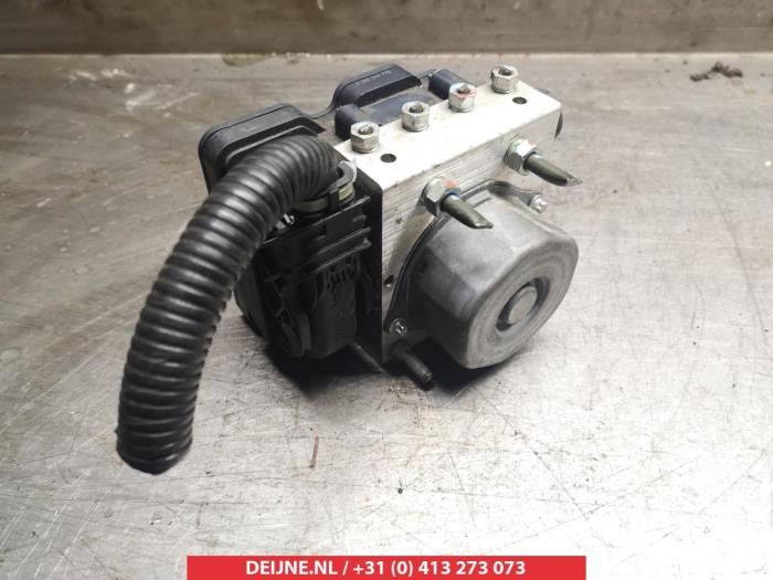 Begagnade ABS-pump Mitsubishi Space Star (A0) 1.0 12V Pris € 100,00 Marginaltabell erbjuds av V.Deijne Jap.Auto-onderdelen BV