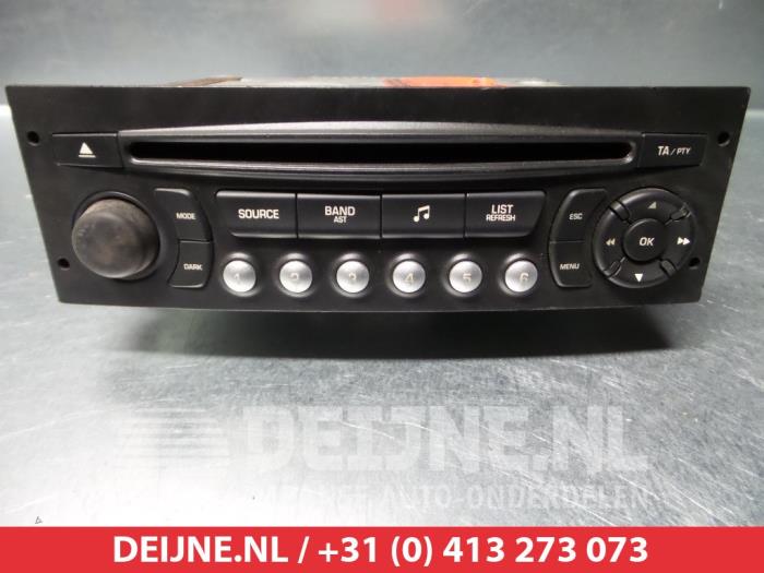Begagnade Radio Mitsubishi Pajero Canvas Top (V6/7) 3.5 V6 GDI 24V Pris € 25,00 Marginaltabell erbjuds av V.Deijne Jap.Auto-onderdelen BV