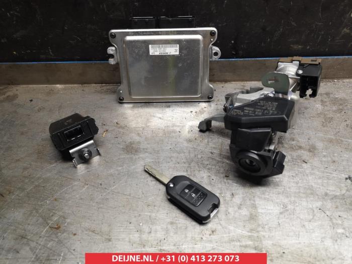 Used Engine management computer Honda Jazz (GK/GP) 1.3 -i-VTEC 16V Price € 175,00 Margin scheme offered by V.Deijne Jap.Auto-onderdelen BV