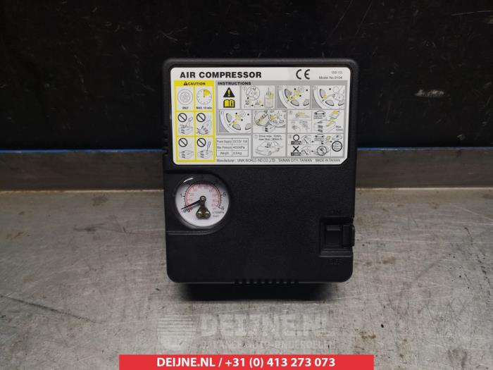 Begagnade Däckpump Suzuki Celerio (LF) 1.0 12V Dualjet Pris € 25,00 Marginaltabell erbjuds av V.Deijne Jap.Auto-onderdelen BV