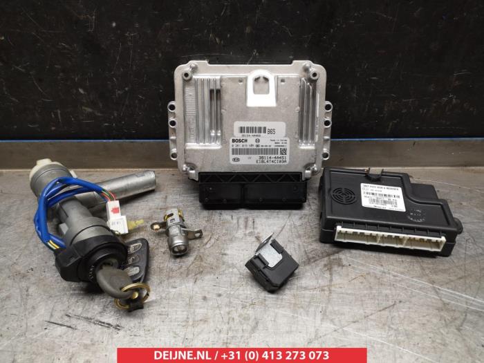 Used Engine management computer Kia Sorento I (JC) 2.5 CRDi 16V VGT Price € 75,00 Margin scheme offered by V.Deijne Jap.Auto-onderdelen BV