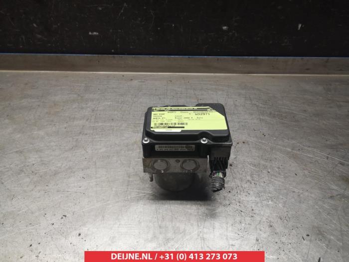 Begagnade ABS-pump Toyota Auris (E15) 1.6 Dual VVT-i 16V Pris € 100,00 Marginaltabell erbjuds av V.Deijne Jap.Auto-onderdelen BV