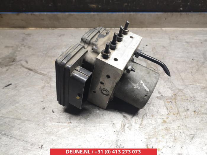 Begagnade ABS-pump Kia Cee'd (JDB5) 1.6 CRDi 16V VGT Pris € 90,00 Marginaltabell erbjuds av V.Deijne Jap.Auto-onderdelen BV