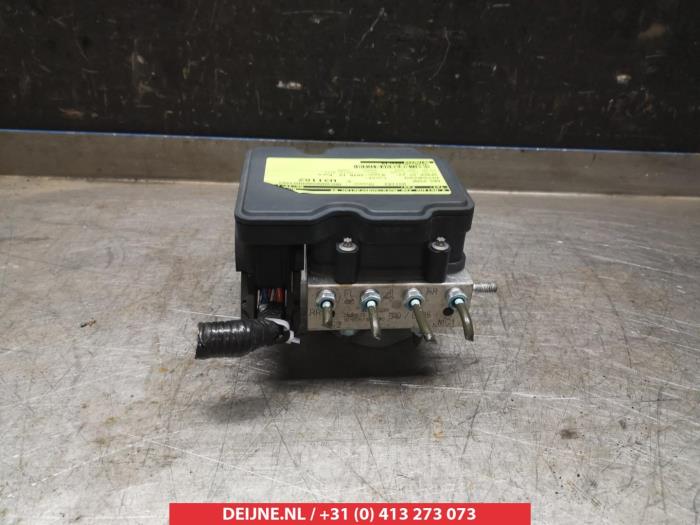 Begagnade ABS-pump Mitsubishi Space Star (A0) 1.0 12V Pris € 100,00 Marginaltabell erbjuds av V.Deijne Jap.Auto-onderdelen BV