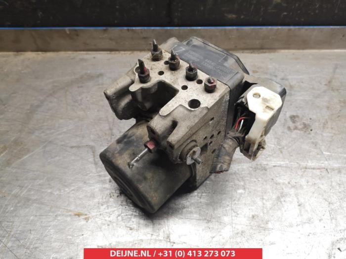Usagé Bloc ABS Toyota Celica (ZZT230/231) 1.8 16V VVTL-i TS Prix € 50,00 Règlement à la marge proposé par V.Deijne Jap.Auto-onderdelen BV
