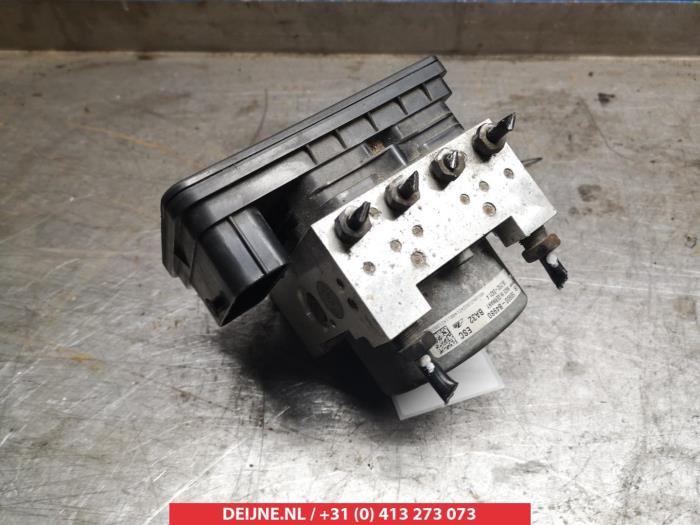 Usagé Bloc ABS Hyundai i10 (B5) 1.0 12V Prix € 100,00 Règlement à la marge proposé par V.Deijne Jap.Auto-onderdelen BV