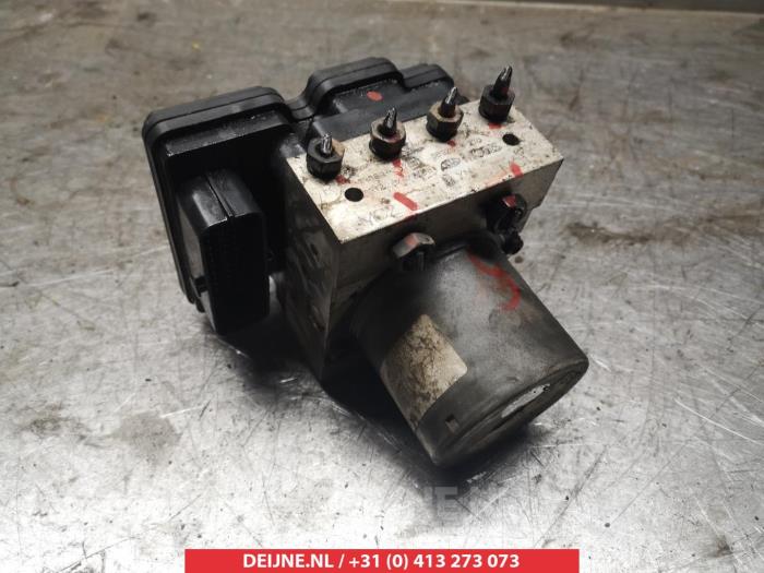 Begagnade ABS-pump Kia Venga 1.4 CVVT 16V Pris € 75,00 Marginaltabell erbjuds av V.Deijne Jap.Auto-onderdelen BV