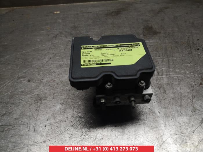 Begagnade ABS-pump Toyota Auris (E18) 1.4 D-4D-F 16V Pris € 100,00 Marginaltabell erbjuds av V.Deijne Jap.Auto-onderdelen BV