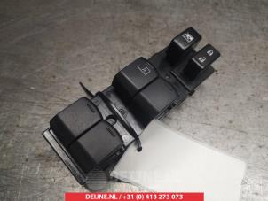 Used Multi-functional window switch Nissan Note (E12) 1.5 dCi 90 Price on request offered by V.Deijne Jap.Auto-onderdelen BV
