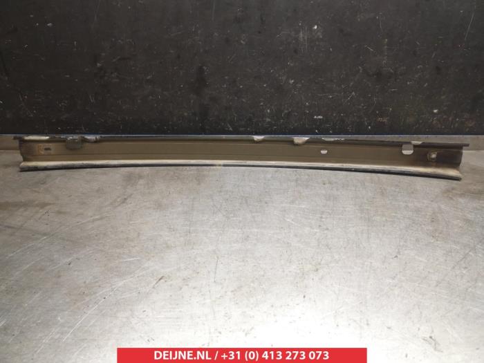 Rear bumper frame from a Nissan Note (E12) 1.2 DIG-S 98 2014