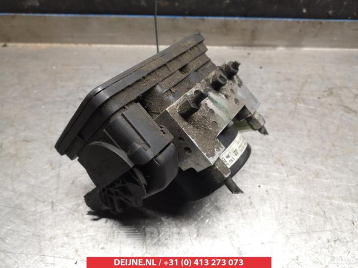 Begagnade ABS-pump Nissan Note (E12) 1.2 DIG-S 98 Pris € 100,00 Marginaltabell erbjuds av V.Deijne Jap.Auto-onderdelen BV