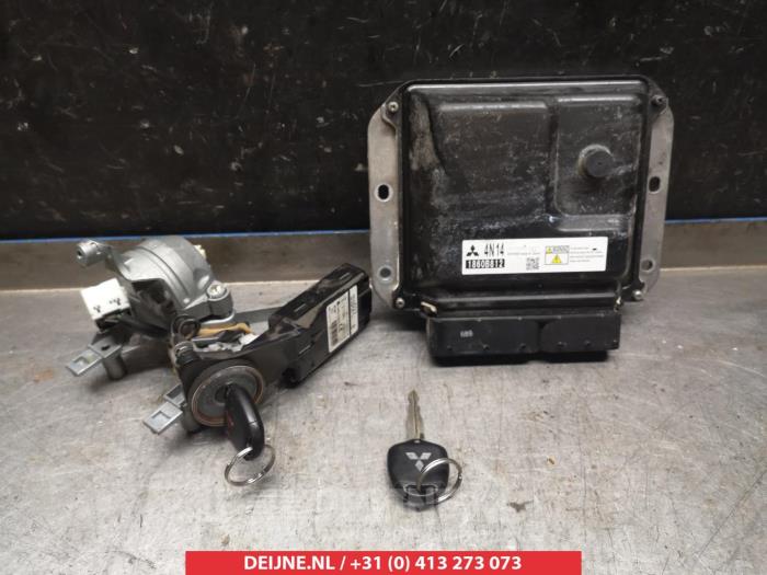 Used Engine management computer Mitsubishi Outlander (CW) 2.2 DI-D 16V Clear Tec 4x4 Price € 200,00 Margin scheme offered by V.Deijne Jap.Auto-onderdelen BV