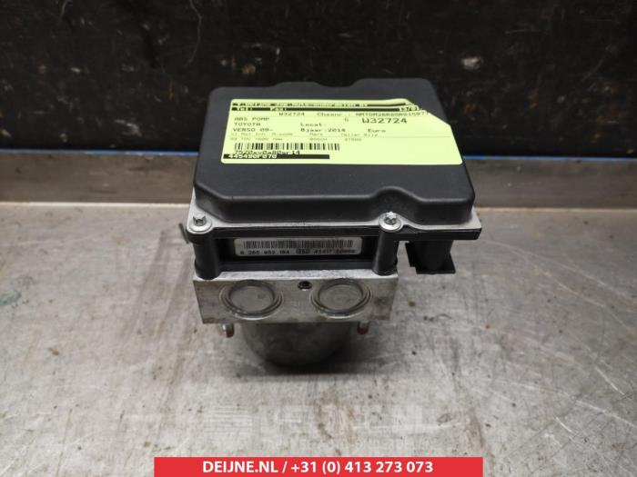 Begagnade ABS-pump Toyota Verso 1.6 D-4D 16V Pris € 75,00 Marginaltabell erbjuds av V.Deijne Jap.Auto-onderdelen BV