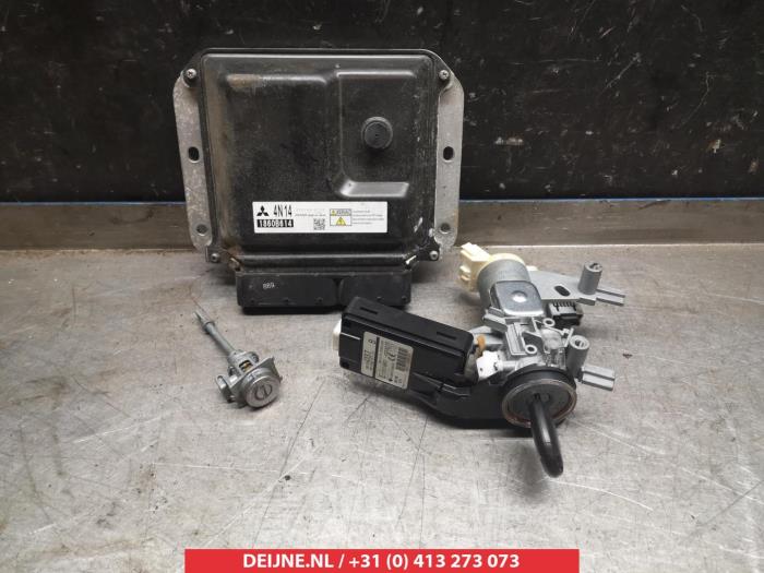 Used Engine management computer Mitsubishi Outlander (CW) 2.2 DI-D 16V Clear Tec 4x4 Price € 200,00 Margin scheme offered by V.Deijne Jap.Auto-onderdelen BV