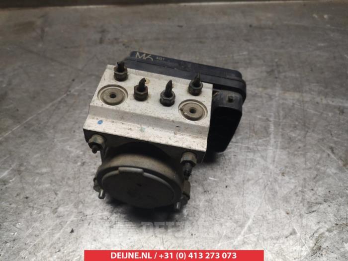 Begagnade ABS-pump Mitsubishi L-200 2.5 DI-D 4x4 Pris € 150,00 Marginaltabell erbjuds av V.Deijne Jap.Auto-onderdelen BV