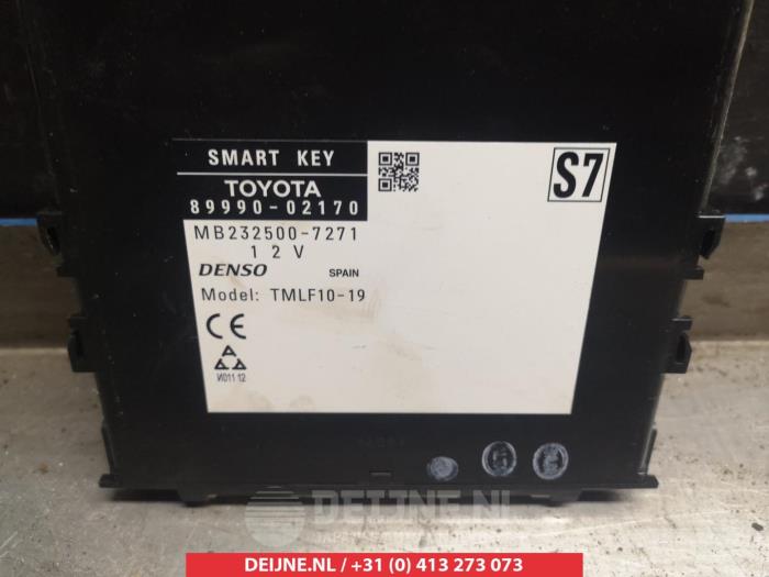 Używane Modul keyless vehicle Toyota Auris Touring Sports (E18) 1.4 D-4D-F 16V Cena € 50,00 Procedura marży oferowane przez V.Deijne Jap.Auto-onderdelen BV