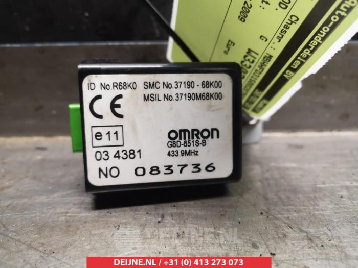 Central door locking module from a Nissan Pixo (D31S) 1.0 12V 2009