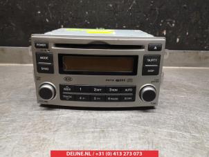Used Radio Kia Carens III (FG) 2.0 CRDI VGT 16V Price € 100,00 Margin scheme offered by V.Deijne Jap.Auto-onderdelen BV