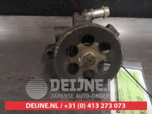 Used Power steering pump Honda CR-V (RD1/3) 2.0i 16V VTEC Price € 50,00 Margin scheme offered by V.Deijne Jap.Auto-onderdelen BV