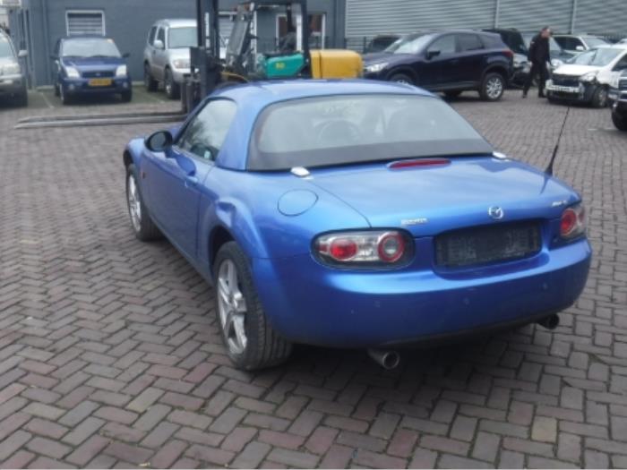 Używane Tylna klapa Mazda MX-5 (NC) 1.8i 16V Cena € 150,00 Procedura marży oferowane przez V.Deijne Jap.Auto-onderdelen BV