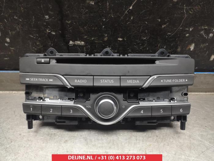 Używane Panel obslugi radia Infiniti Q30 (H15) 2.2d 16V AWD Cena na żądanie oferowane przez V.Deijne Jap.Auto-onderdelen BV