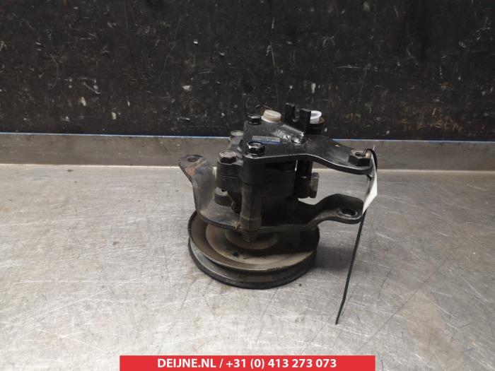 Usagé Pompe de direction Nissan King Cab/Pickup 4x4 (D22) 2.5 Tdi Prix € 25,00 Règlement à la marge proposé par V.Deijne Jap.Auto-onderdelen BV