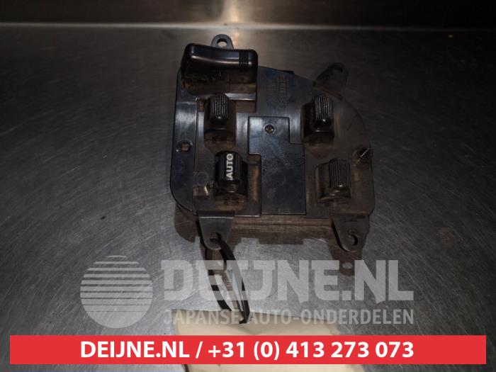 Usados Interruptor combinado de ventanillas Subaru Impreza I (GC) 1.6i 16V Precio € 25,00 Norma de margen ofrecido por V.Deijne Jap.Auto-onderdelen BV
