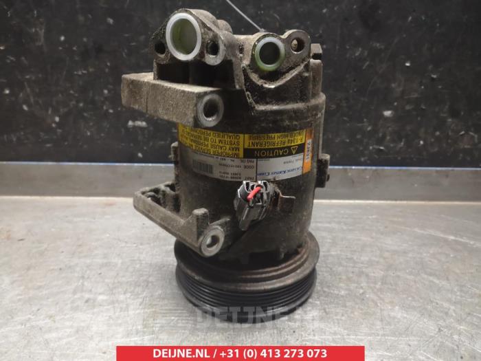 Air conditioning pump from a Nissan Micra (K11) 1.0 16V 2002