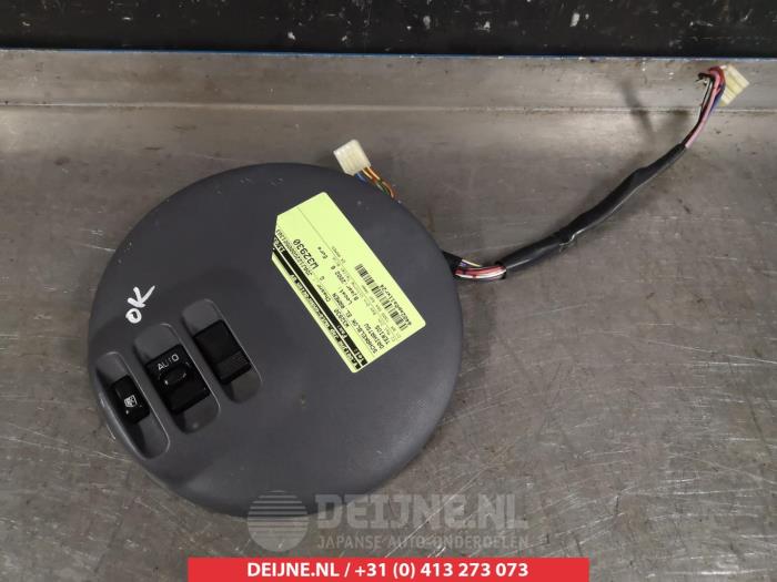 Usados Interruptor combinado de ventanillas Daihatsu Terios (J1) 1.3 16V DVVT 4x2 Precio € 25,00 Norma de margen ofrecido por V.Deijne Jap.Auto-onderdelen BV