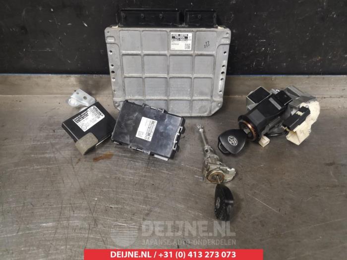 Used Engine management computer Toyota Avensis (T27) 2.2 16V D-4D-F 150 Price € 100,00 Margin scheme offered by V.Deijne Jap.Auto-onderdelen BV
