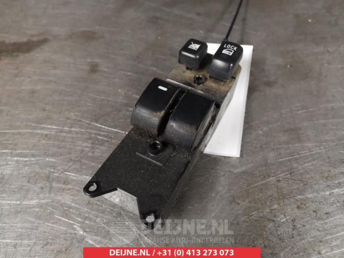 Usados Interruptor combinado de ventanillas Mitsubishi Pajero Hardtop (V6/7) 3.8 V6 24V MIVEC Precio € 35,00 Norma de margen ofrecido por V.Deijne Jap.Auto-onderdelen BV