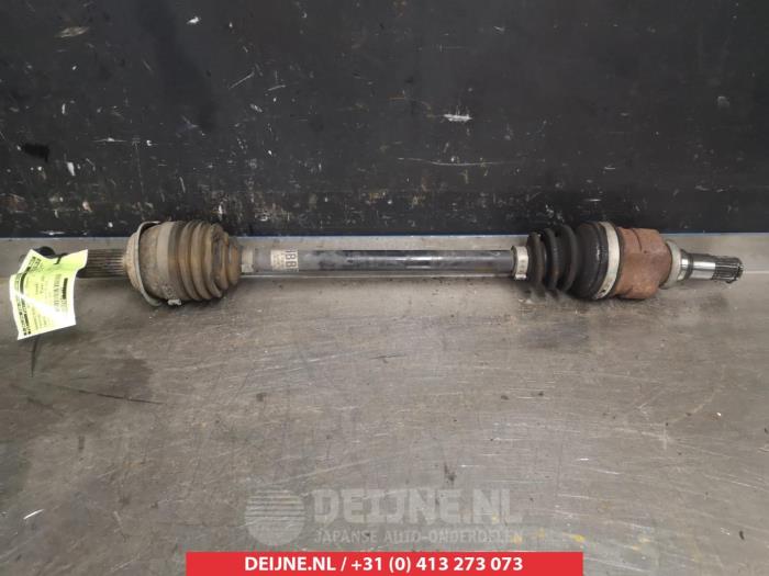 Front drive shaft, left Toyota Yaris II 1.0 12V VVT-i - 434200D370 ...