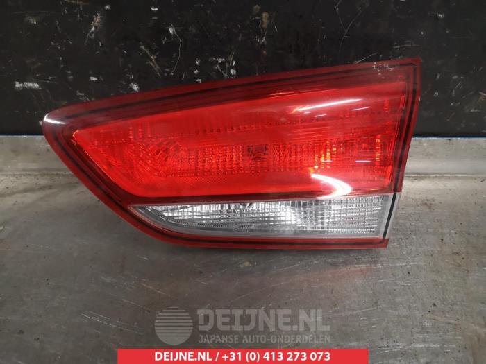Tailgate reflector, right from a Hyundai i30 (PDEB5/PDEBB/PDEBD/PDEBE) 1.6 CRDi 16V VGT 2017
