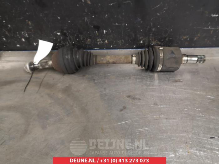 Gebrauchte Antriebswelle links vorne Chevrolet Captiva (C100) 2.0 CDTI 16V 127 4x2 Preis € 50,00 Margenregelung angeboten von V.Deijne Jap.Auto-onderdelen BV