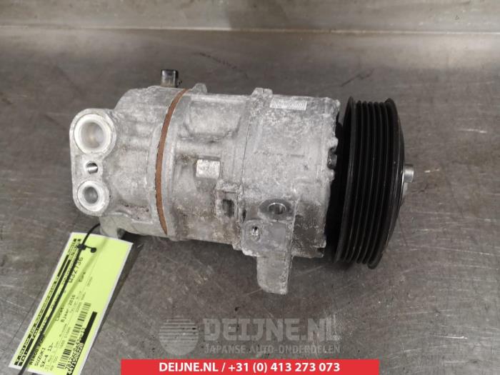 Usagé Compresseur de clim Suzuki SX4 S-Cross (JY) 1.6 16V DDiS AllGrip Prix € 125,00 Règlement à la marge proposé par V.Deijne Jap.Auto-onderdelen BV