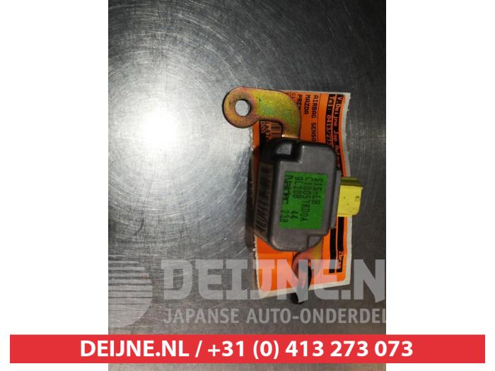 Begagnade Airbagsensor Mazda Premacy 1.8 16V Exclusive HP Pris € 20,00 Marginaltabell erbjuds av V.Deijne Jap.Auto-onderdelen BV