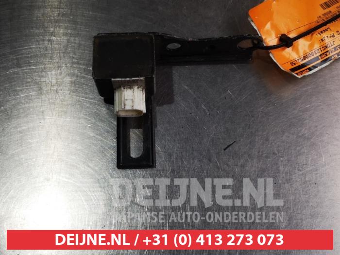 Gebrauchte Airbag Sensor Toyota Yaris (P1) 1.4 D-4D Preis € 20,00 Margenregelung angeboten von V.Deijne Jap.Auto-onderdelen BV